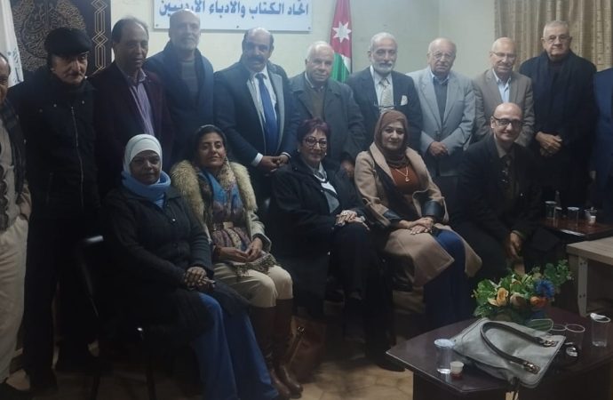 سمور يحاضر عن السلالات الميكروبية في الحرب والسلم في اتحاد الكتاب