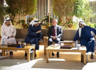 الهندي يكتب – الملك في الإمارات .. دلالات سياسية عميقة في ظرف استثنائي