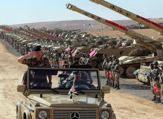 الطراونة يكتب – من فوقِ جبالِ مؤابَ إلى سهولِ إربد.. جيشنا العربي يحرسُ أحلامنا بالنارِ والبارود