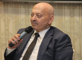 حمادة يكرم إعلاميين ويعول على انتعاش السياحة قريبا