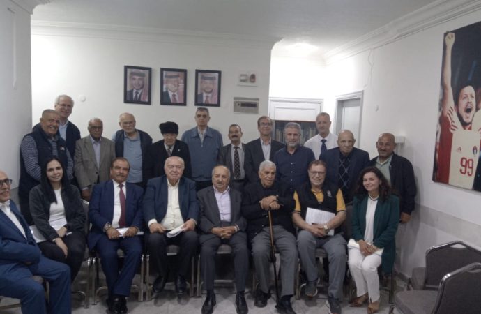 الجيلاني يُحاضر في هيئة الرواد “عمان القديمة في أربعينيات القرن الماضي “