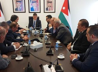 بحث تعزيز انسيابية حركة الشحن في ميناء العقبة