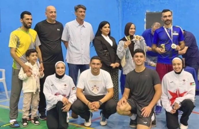 تتويج الفائزين ببطولة الاستقلال للريشة الطائرة