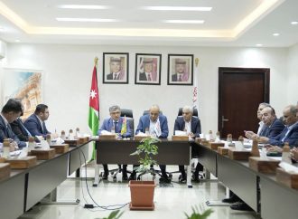 وزير السياحة والآثار يبحث في البترا إجراءات عاجلة لدعم القطاع السياحي