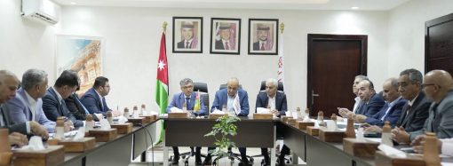 وزير السياحة والآثار يبحث في البترا إجراءات عاجلة لدعم القطاع السياحي