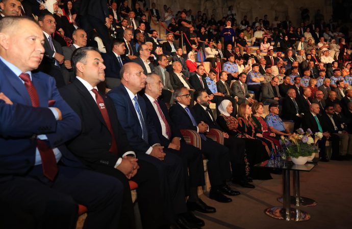 رئيس الوزراء يفتتح فعاليات الدورة الأربعين لمهرجان جرش للثقافة والفنون