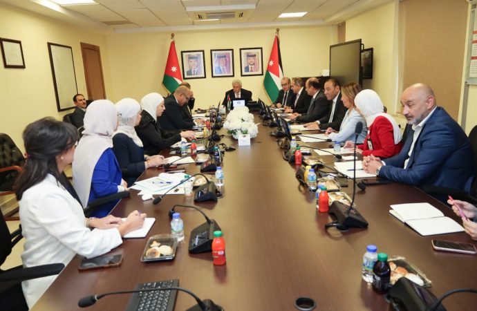 “توجيهية” مشروع حافلات التردد السريع تعقد اجتماعا لمتابعة سير العمل وتعزيز الخدمات