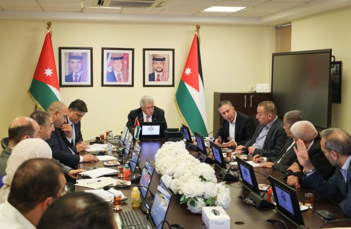 وزراء النقل والصناعة والزراعة يبحثون تعزيز أسطول البرادات الأردنية دعما للصادرات الوطنية